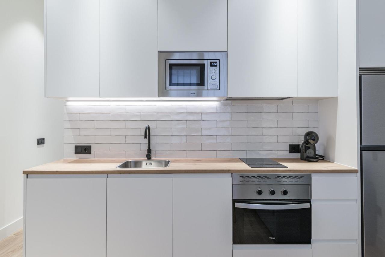 Apartament Jes B Close To Bernabeu Stadium マドリード エクステリア 写真