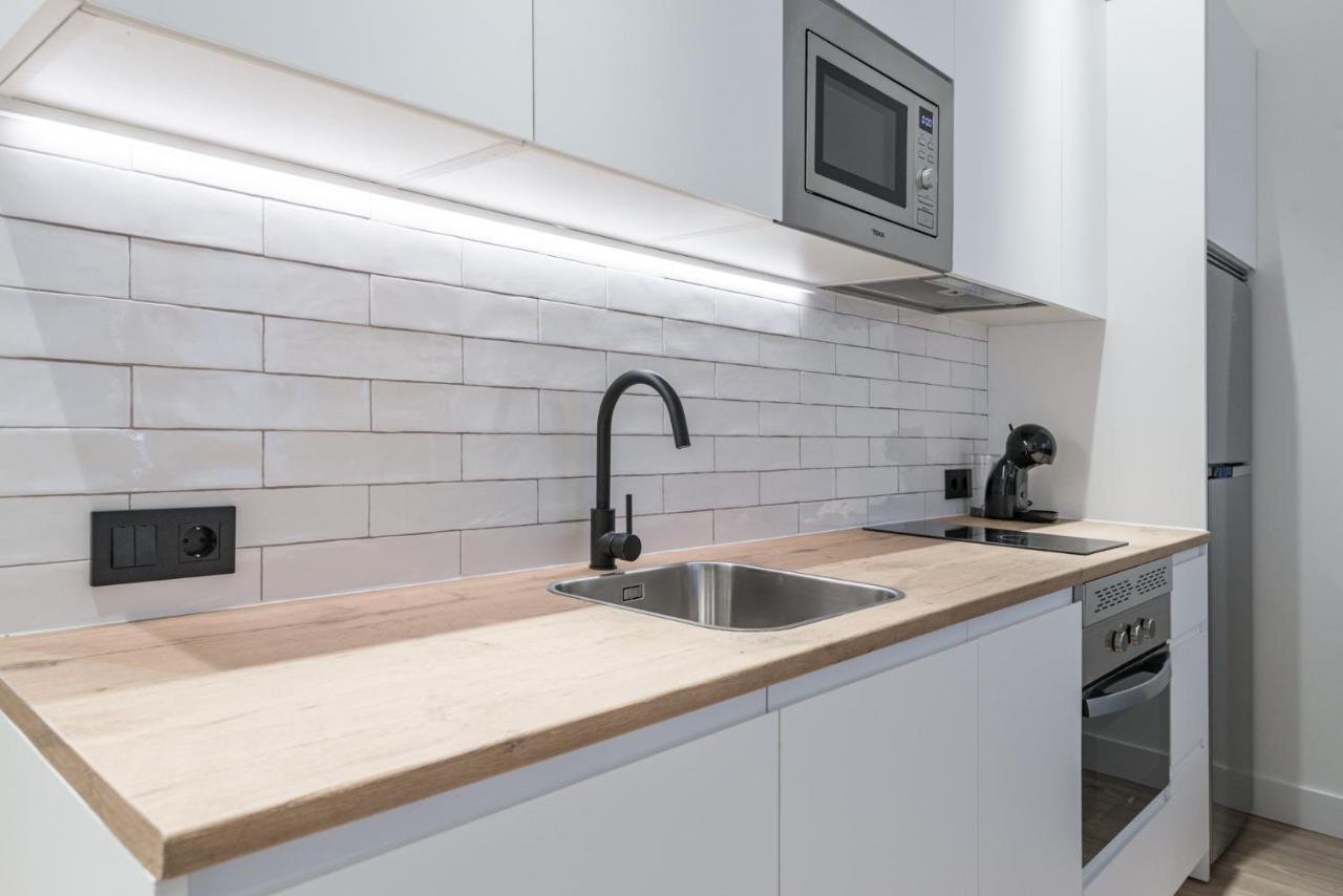 Apartament Jes B Close To Bernabeu Stadium マドリード エクステリア 写真